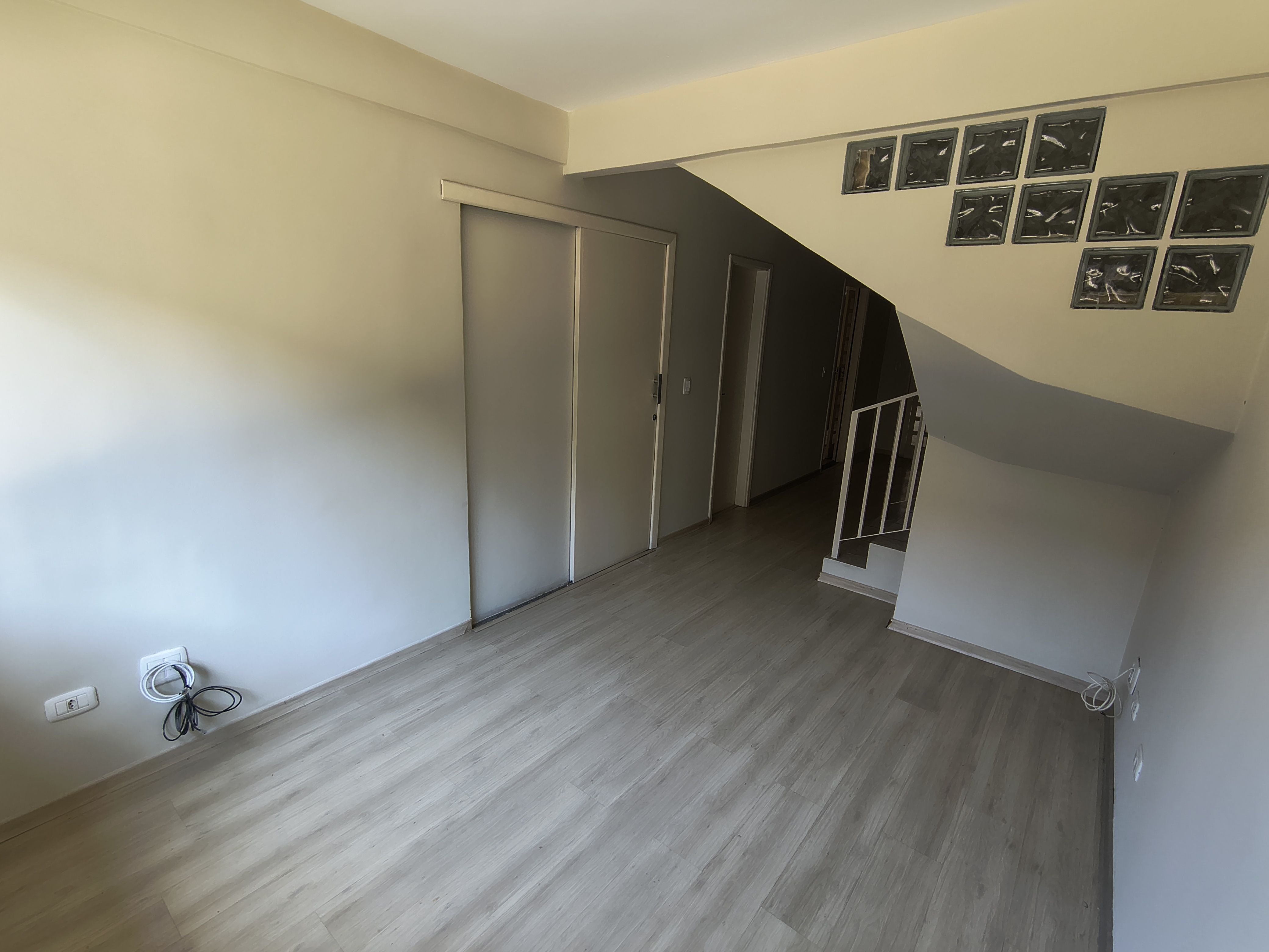 Casa à venda, 3 quartos 1 suíte, 3 vagas, 107M² úiteis, área gourmet, Planejados na suíte,Parque Jamaica, Londrina-PR
