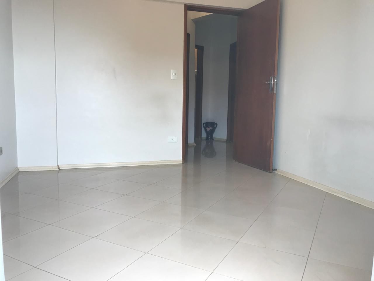 Apartamento à venda , Edifício Nevada, 175m², 4 quartos sendo 1 suíte, com sacada, 3 vagas -  Londrina, PR