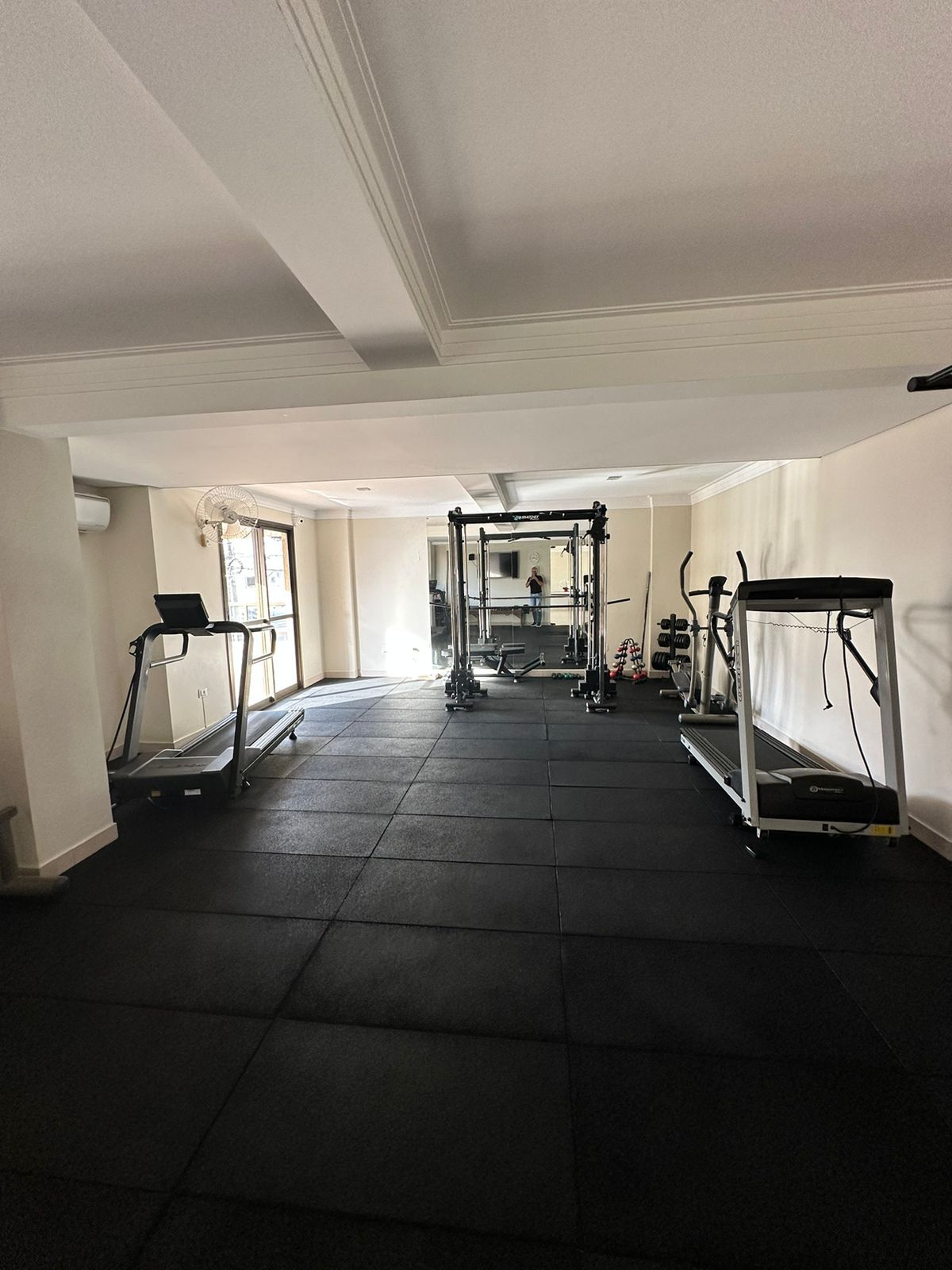 Apartamento à venda, Condomínio Colina Menphis,  195m² úteis, 4 quartos sendo 1 suíte, andar alto, 2 vagas - Andrade, Londrina, PR