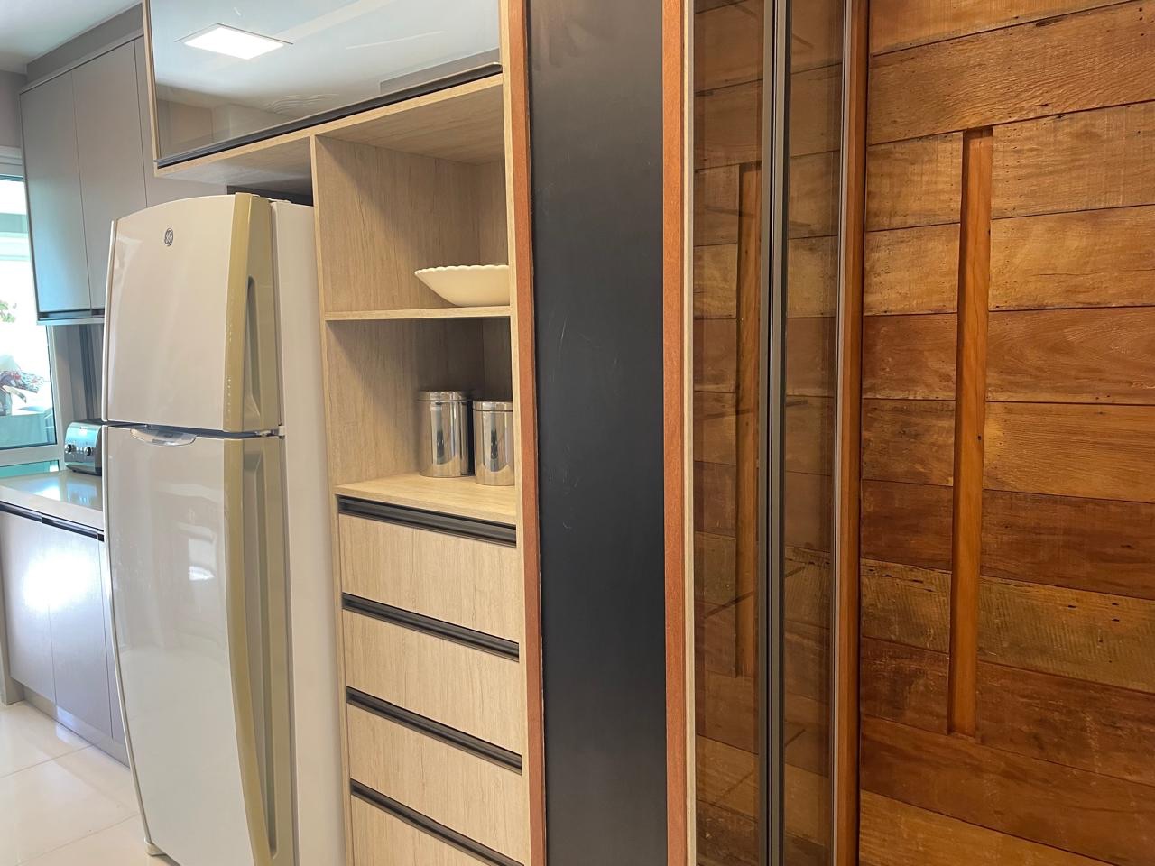 Apartamento à venda Cenário Residence, 3 dormitórios, 1 suite e 3 garagens, Centro, Londrina, PR