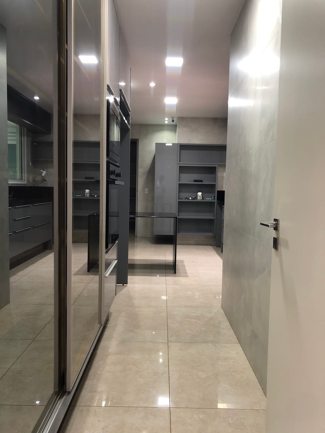 Apartamento à venda, Edifício Le Blanc, 236m² úteis, 3 suítes, 4 vagas, elevador privativo, ampla varanda gourmet - Gleba Palhano, Londrina, PR