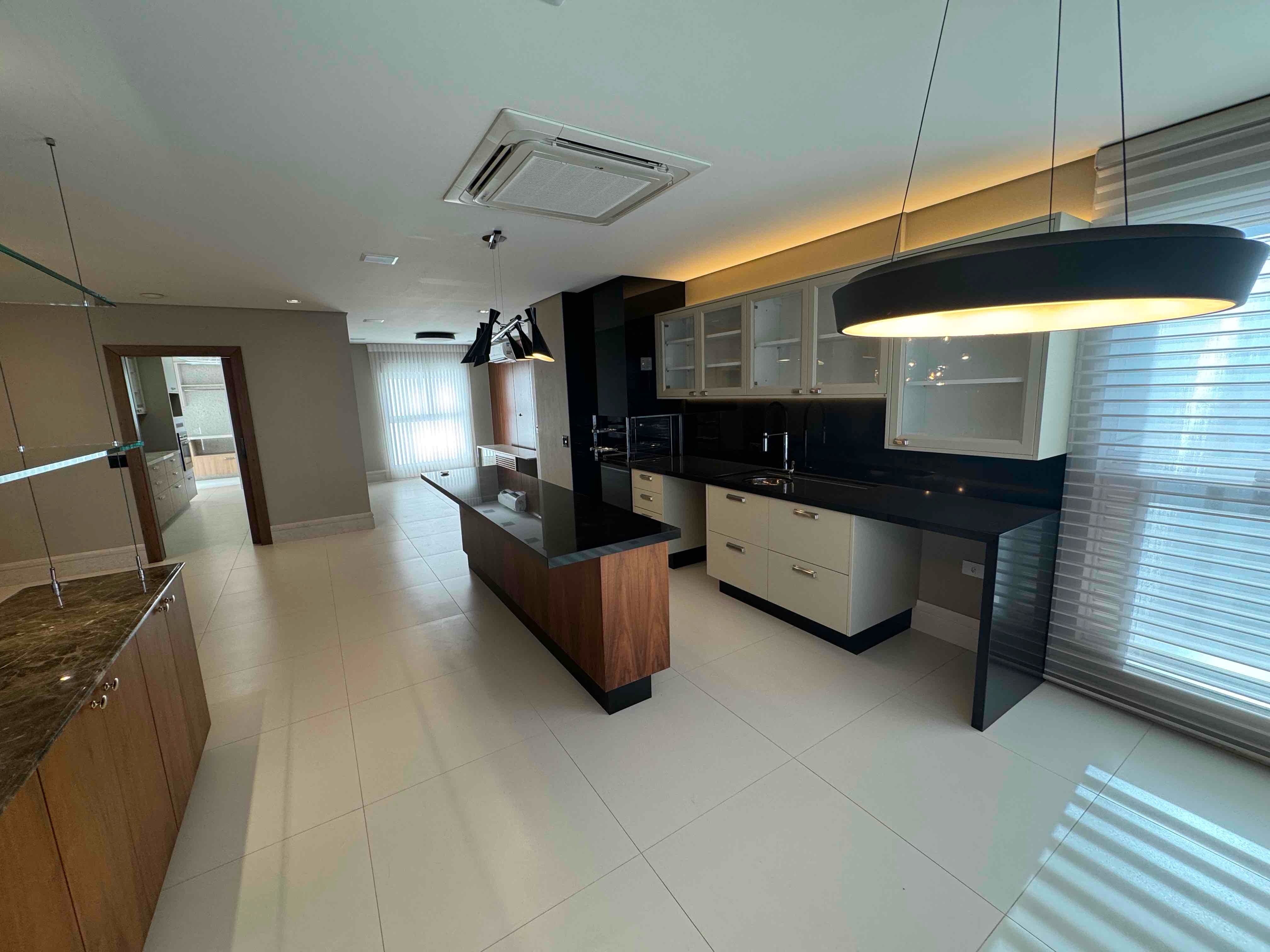Apartamento à venda Landmark Residence, andar alto, Gleba Fazenda Palhano, Londrina, PR