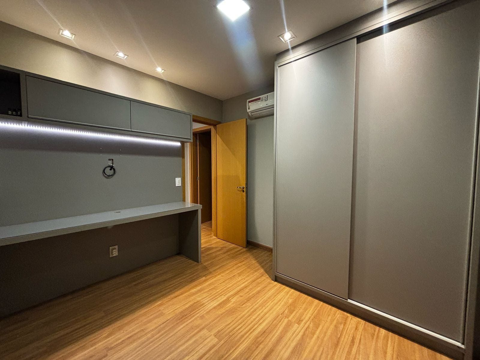 Apartamento à venda, Edificio Vert, 3 quartos sendo 1 suíte, planejado, andar alto, 3 vagas  Gleba Fazenda Palhano, Londrina, PR