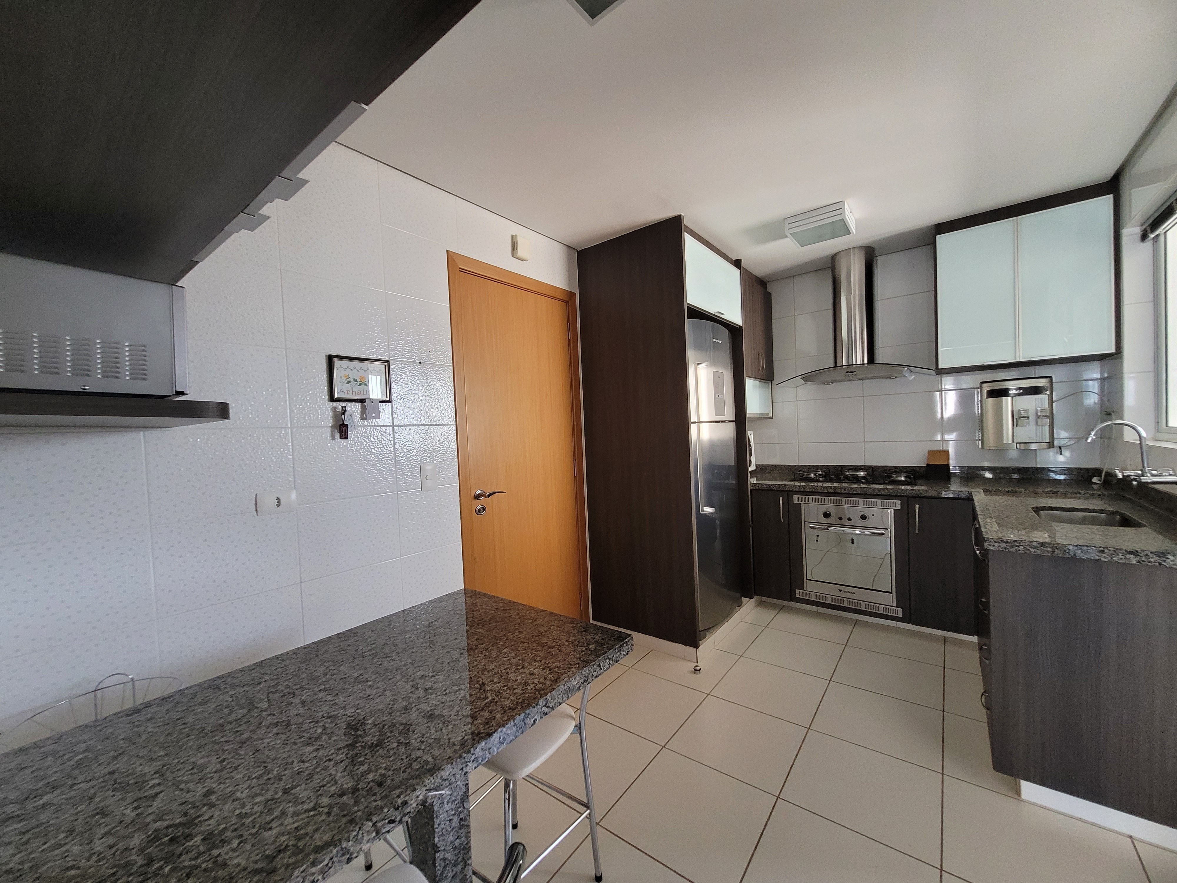 Apartamento à venda, Edifício Terroir, PORTEIRA FECHADA, 113m² úteis, mobiliado, 3 suítes, 2 vagas, andar alto, Gleba Fazenda Palhano, Londrina, 