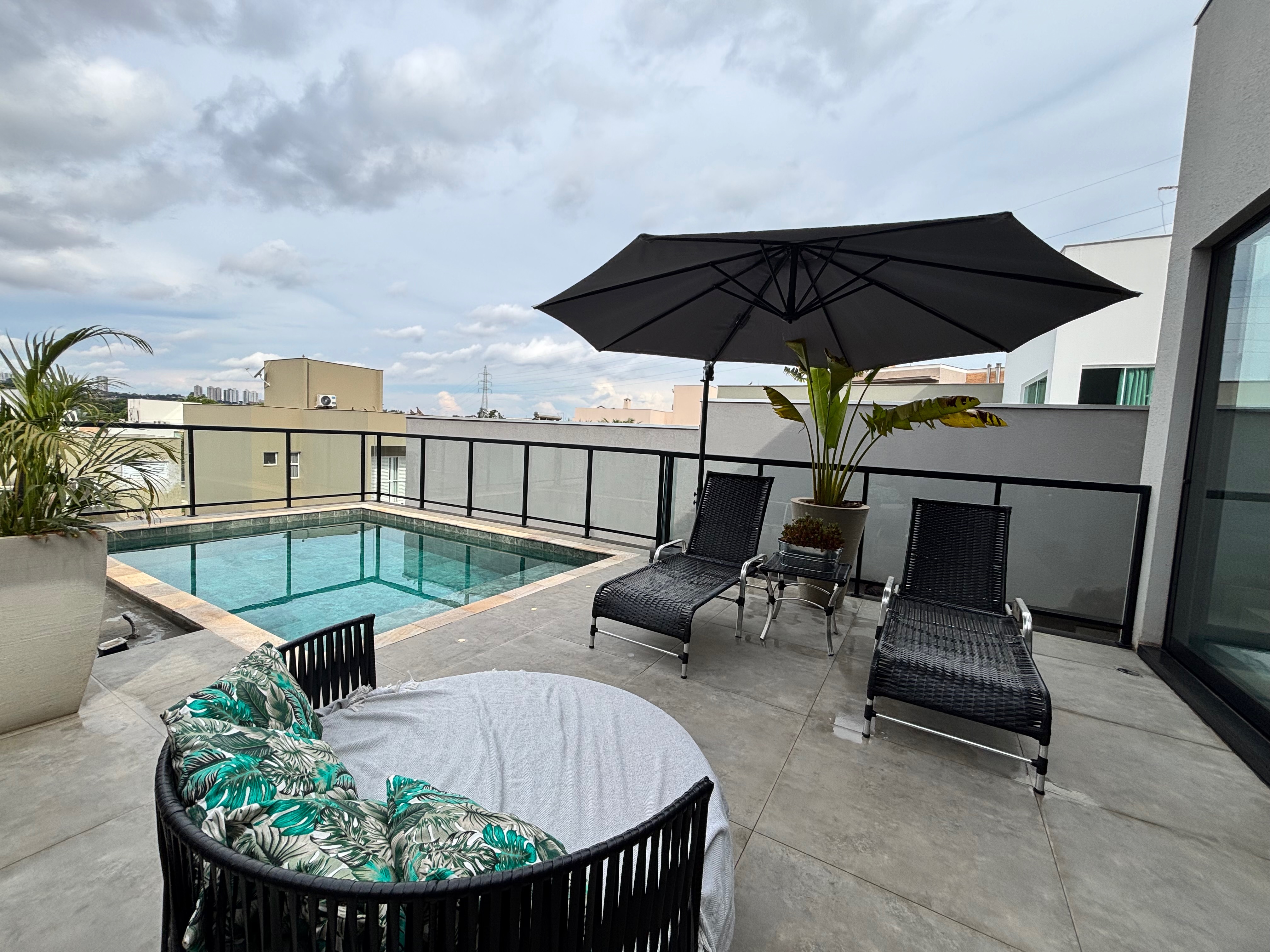 Casa térrea à venda, Condomínio Sun Lake, 249m² de construção, 3 suítes, 4 vagas  - Recanto do Salto, Londrina, PR
