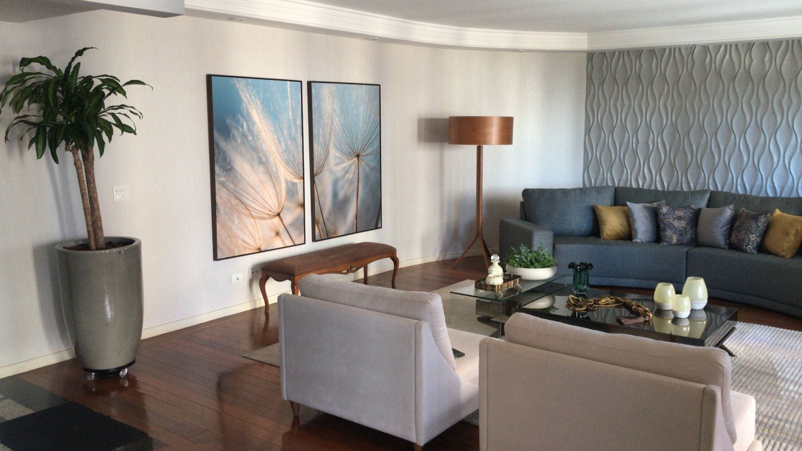 Apartamento à venda, Edifício London Lake, 263m² úteis, 2 suítes, ampla varanda com churrasqueira, 3 vagas - Caiçaras, Londrina, PR