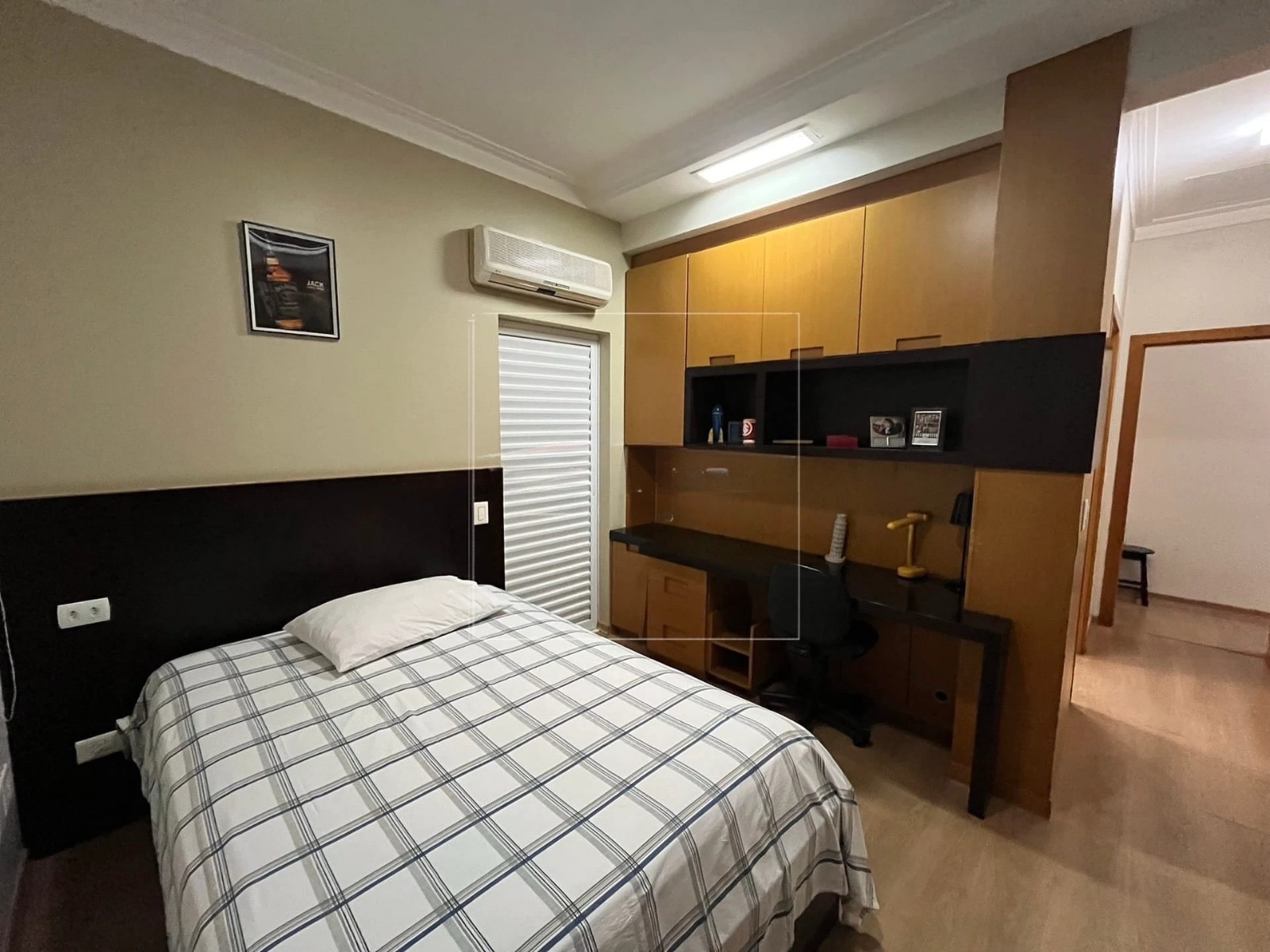 Casa à venda, Alphaville Imbuias, 400m² úteis, 4 quartos sendo 3 suítes, mobiliada -  Vivendas do Arvoredo, Londrina, PR
