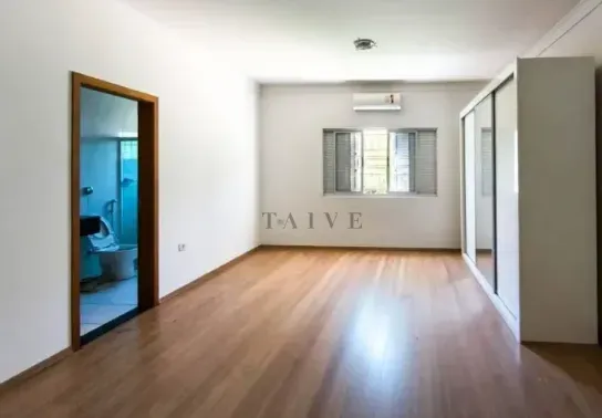 Casa à venda no bairro Tucanos, zona Sul, Londrina, com 4 suítes, 600 m², amplo quintal - foto 8