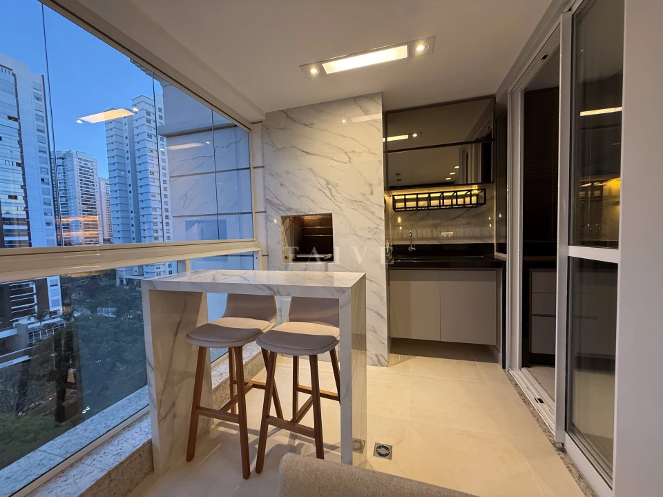 Apartamento mobiliado e decorado Champs Élysées 3 suites com closet e hidromassagem na Praça Pè Vermelho em Londrina