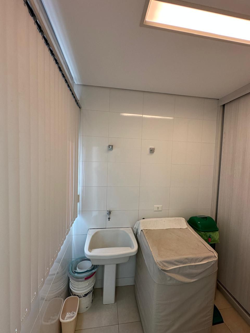 Casa à venda, 3 quartos sendo 1 demi suite, 360 m², Condomínio  Ville Campestre, Londrina, PR