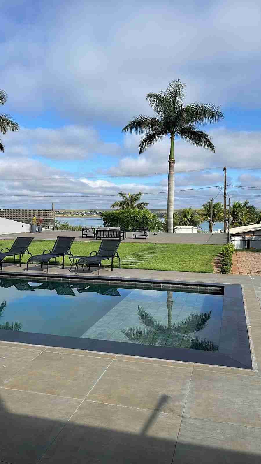 Chácara à Venda no condomínio Riviera do Poente, mobiliada,4 Suites climatizadas, Alvorada do Sul, PR