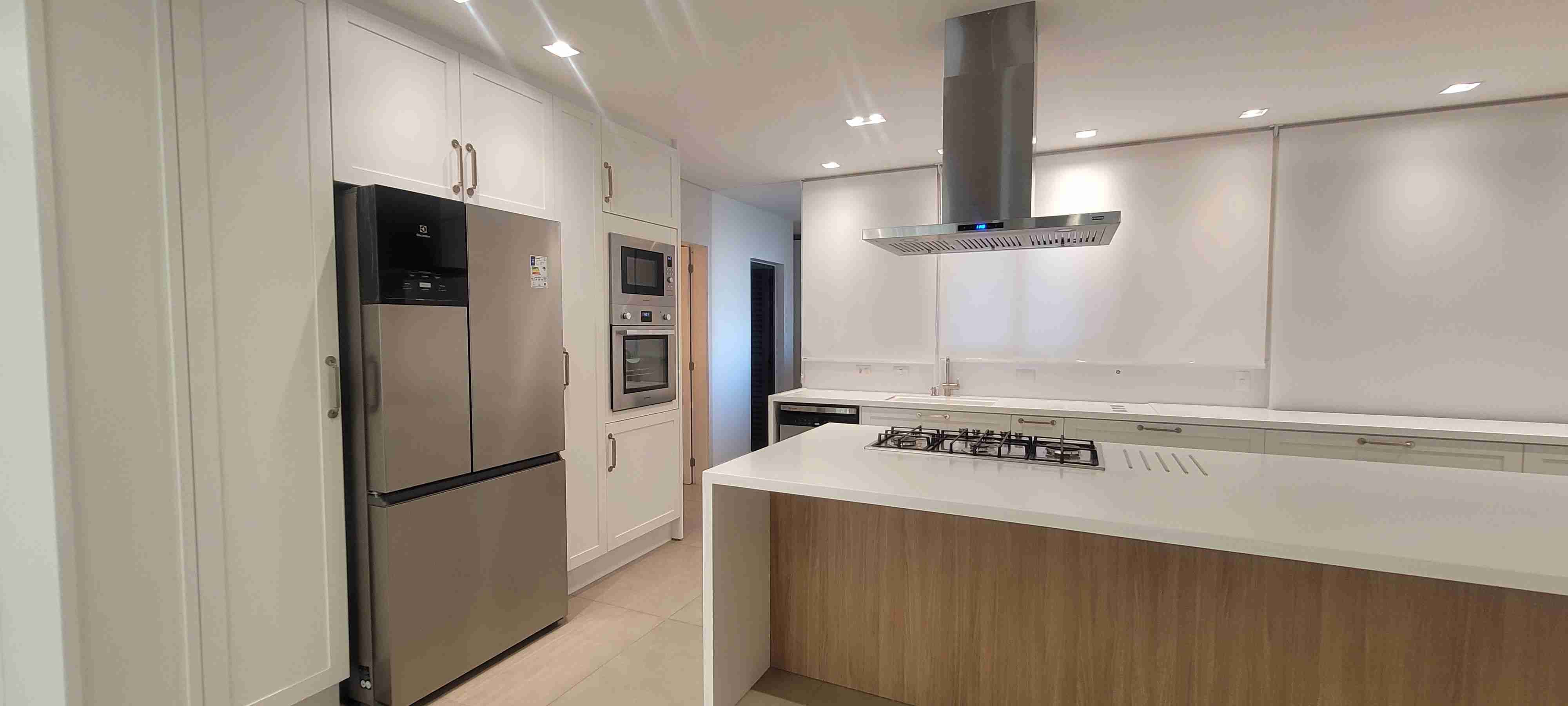 Apartamento para locação no Edifício Epic, 3 Suites, andar alto, Semi mobiliado , 2 vagas- Gleba Palhano-PR