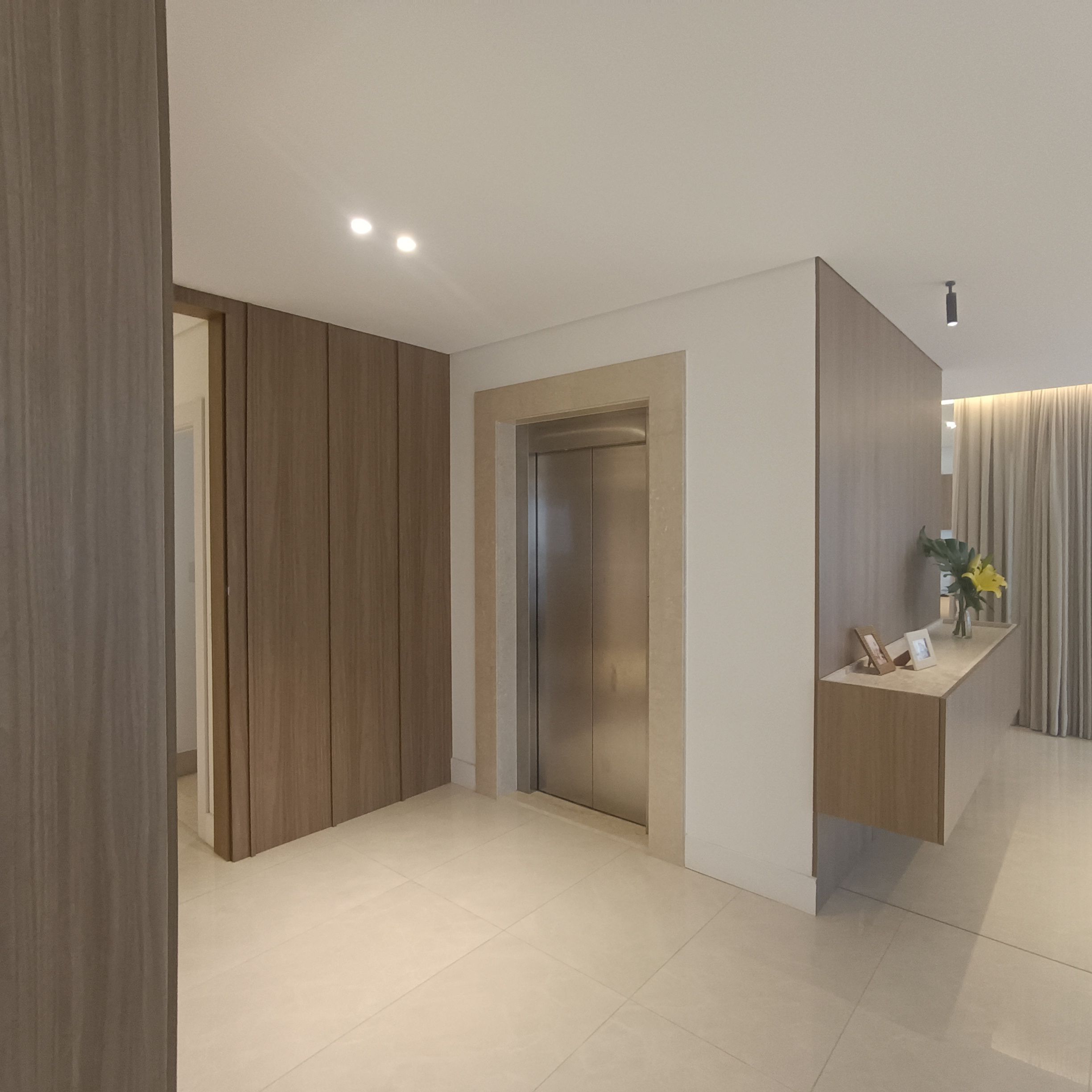 Apartamento à Venda, Ed Grand Palais, 3 suítes , completo em móveis planejados, andar alto- Gleba Fazenda Palhano, Londrina, PR