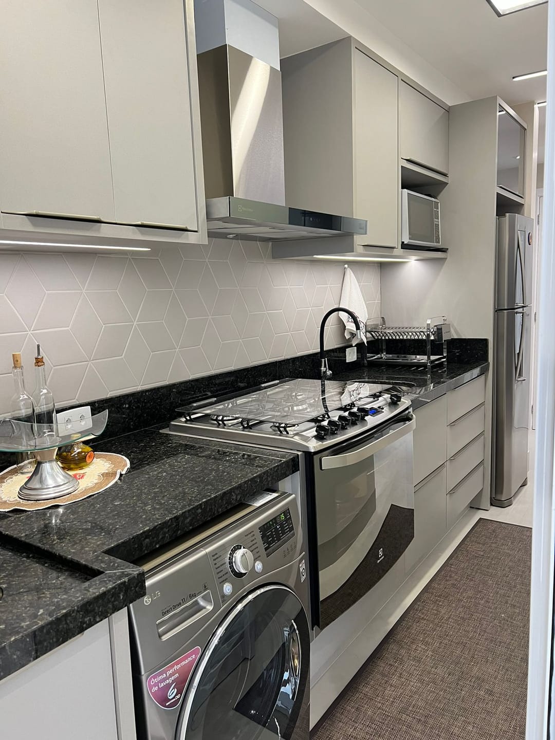 Apartamento à venda, Edifício  Vista Parque Lago, 71m² úteis, 2 quartos (sendo 1 suíte) 2 vagas, andar alto, sol da manhã - Jardim Presidente, Lo