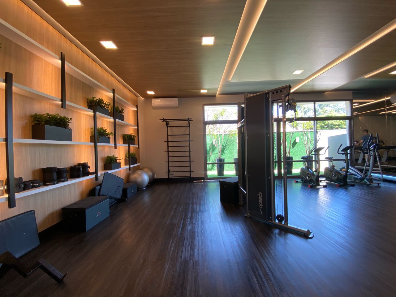 Apartamento à venda, Edifício Grand Palais,  216m² úteis, 3 suítes, sacada c/ skinglas, elevador privativo, 3 vagas , andar alto -Gleba Palhano- 