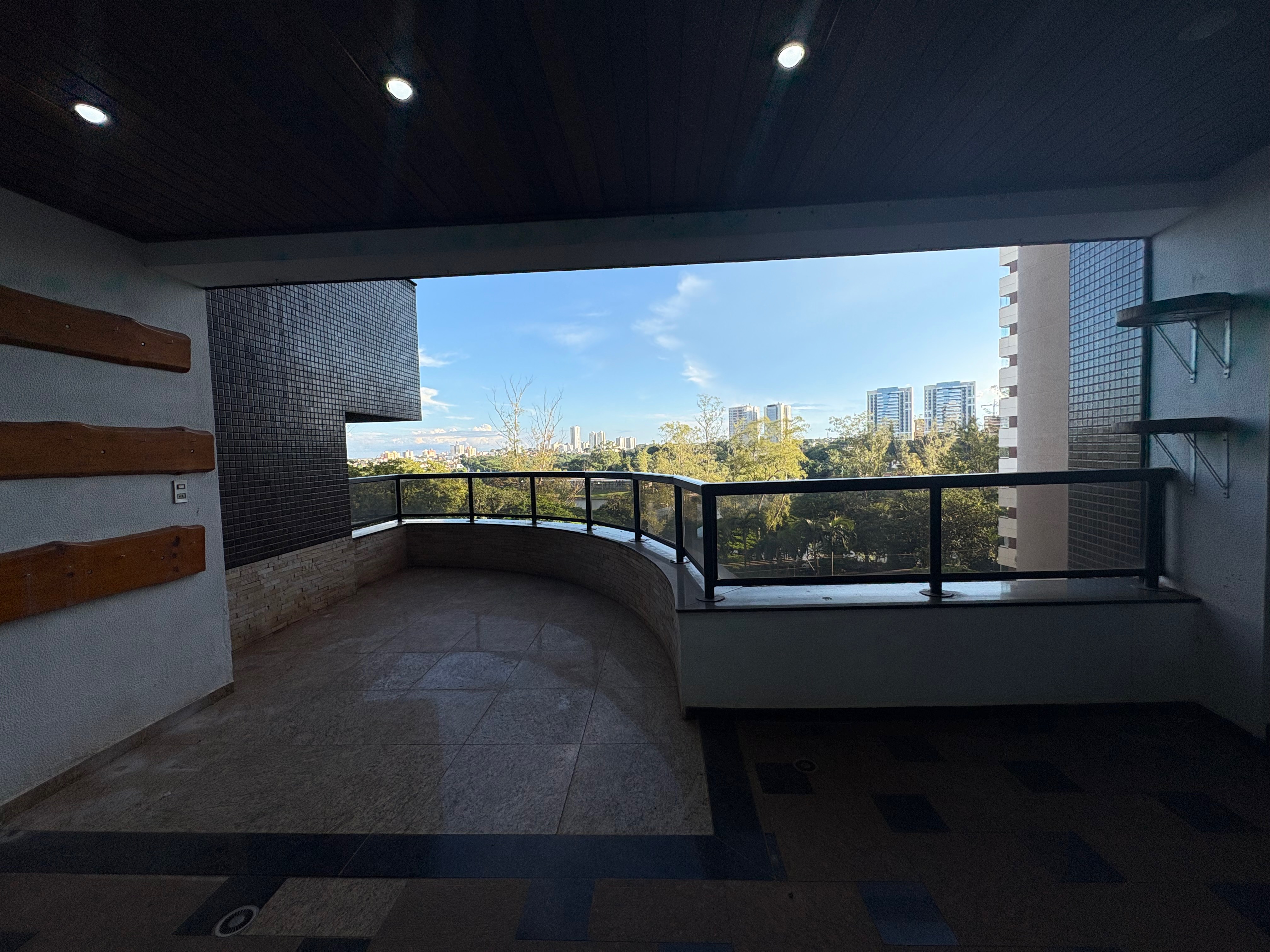 Apartamento à venda, Edifício Palais Lac Dor, 3 suítes, 5 vagas  - Londrina, PR