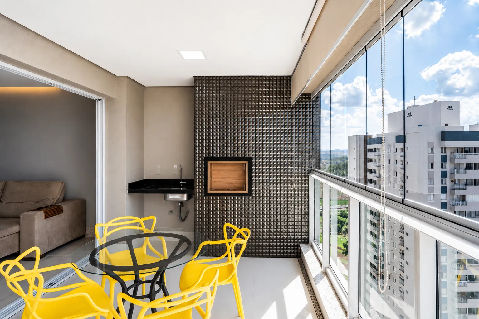 Aluga-se apartamento na Palhano mobiliado, com 3 quartos sendo 1 suite, Londrina, PR