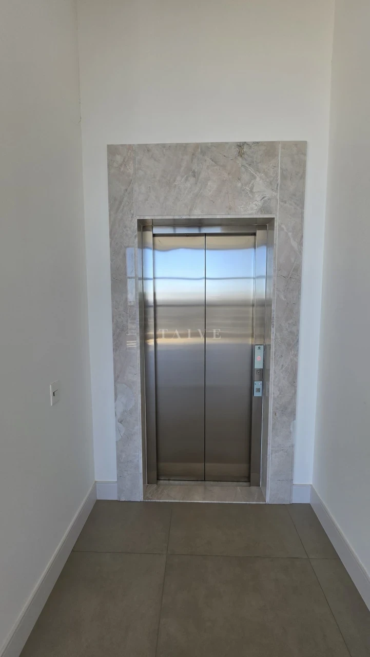 Apartamento À Venda 181m², 3 suítes, 2 vagas, andar alto - Edificio Lumini Gleba Palhano Londrina