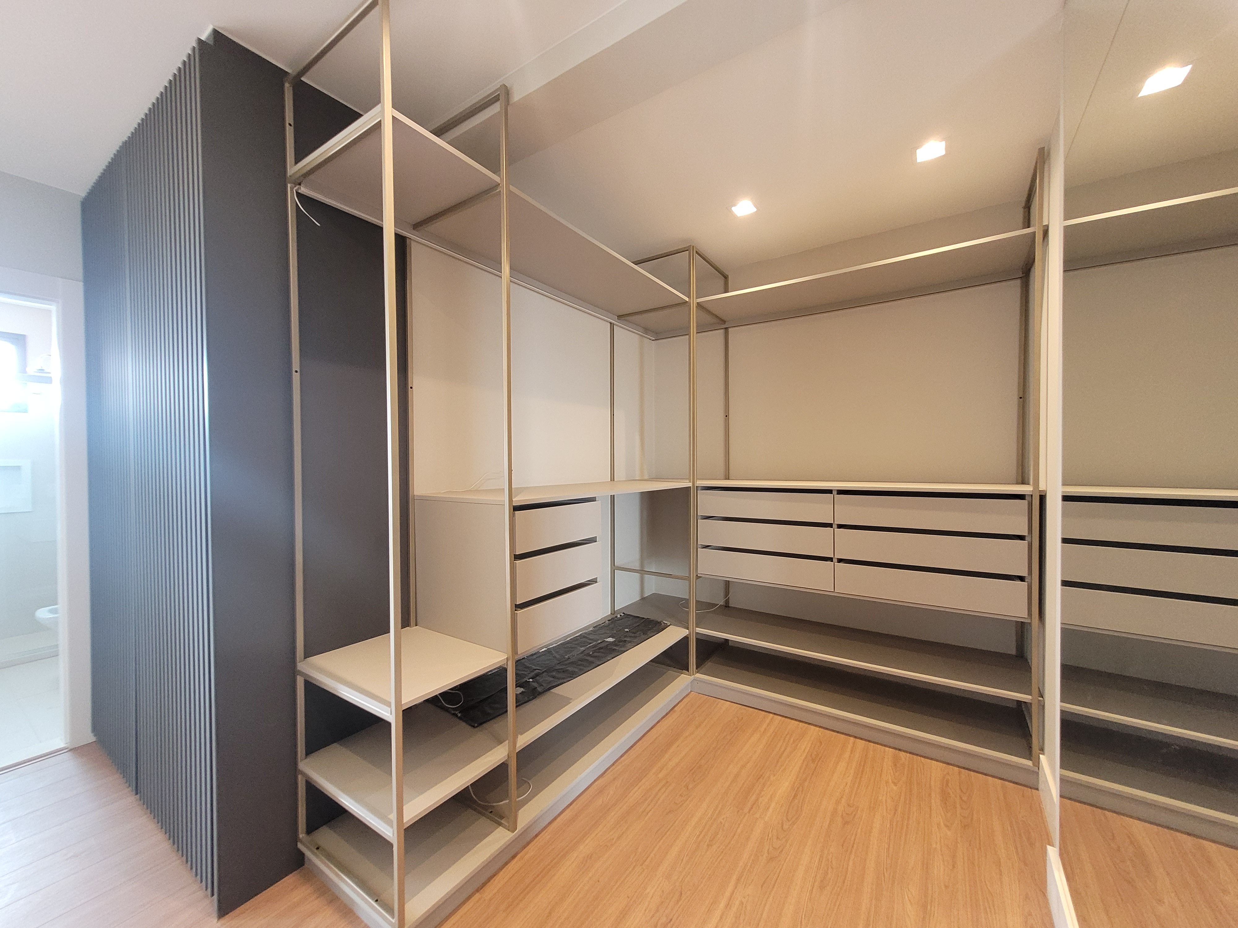 Apartamento a venda, Edifício Grand Palais, 216m² úteis, planejado, andar alto, Gleba Fazenda Palhano -Londrina, PR