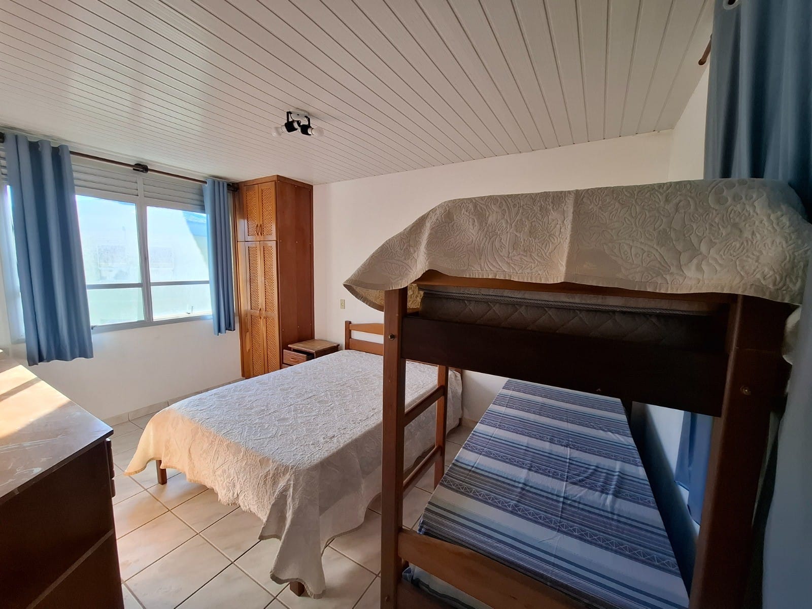 Sobrado à venda, Condomínio Saint German, 111m² privativos, 3 quartos, sol da manhã, mobiliado, Cambijú, Itapoá, SC