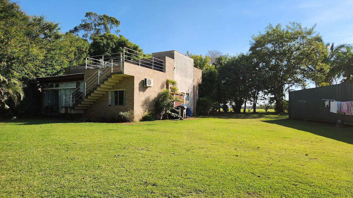 Chácara à Venda, 2500m², Condomínio Golf Ville, casa 120m² úteis, cozinha planejada - Recanto Santa Andréa, Cambé, PR