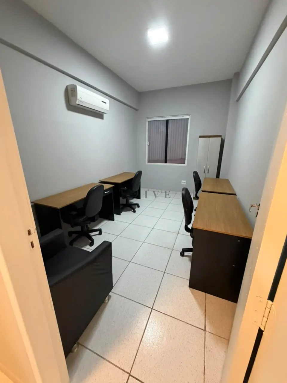 Comercial Para Alugar Centro Londrina, mobiliada, climatizada, de 11 m², 13 m², 19 m², 20 m², 22 m², a partir de 1.590 reais - foto 9