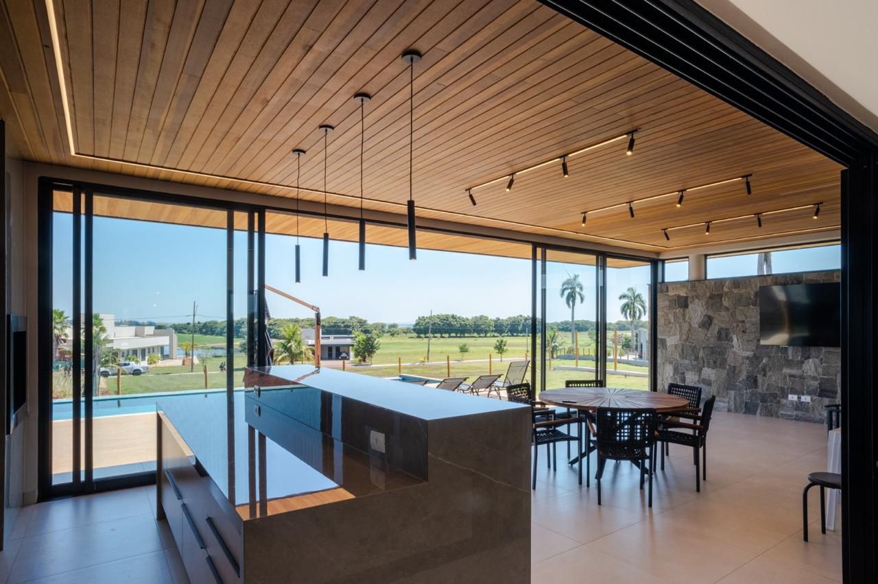 Casa à venda, 4 suites, 390 m², Estância Punta Del Este, Paranagi, Sertaneja, PR