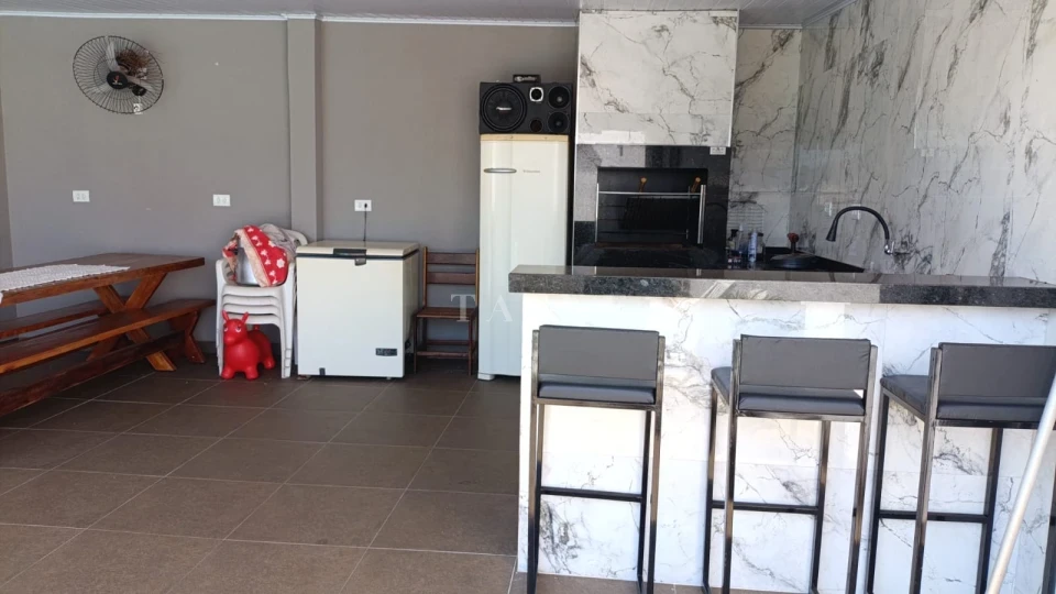Imagens do imóveis Casa mobiliada com 4 quartos para alugar em Londrina