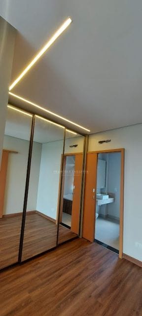 Sobrado a venda no Condominio Moradas do Vale, 186m² úteis, 3 suítes, escritório, decorado - Londrina