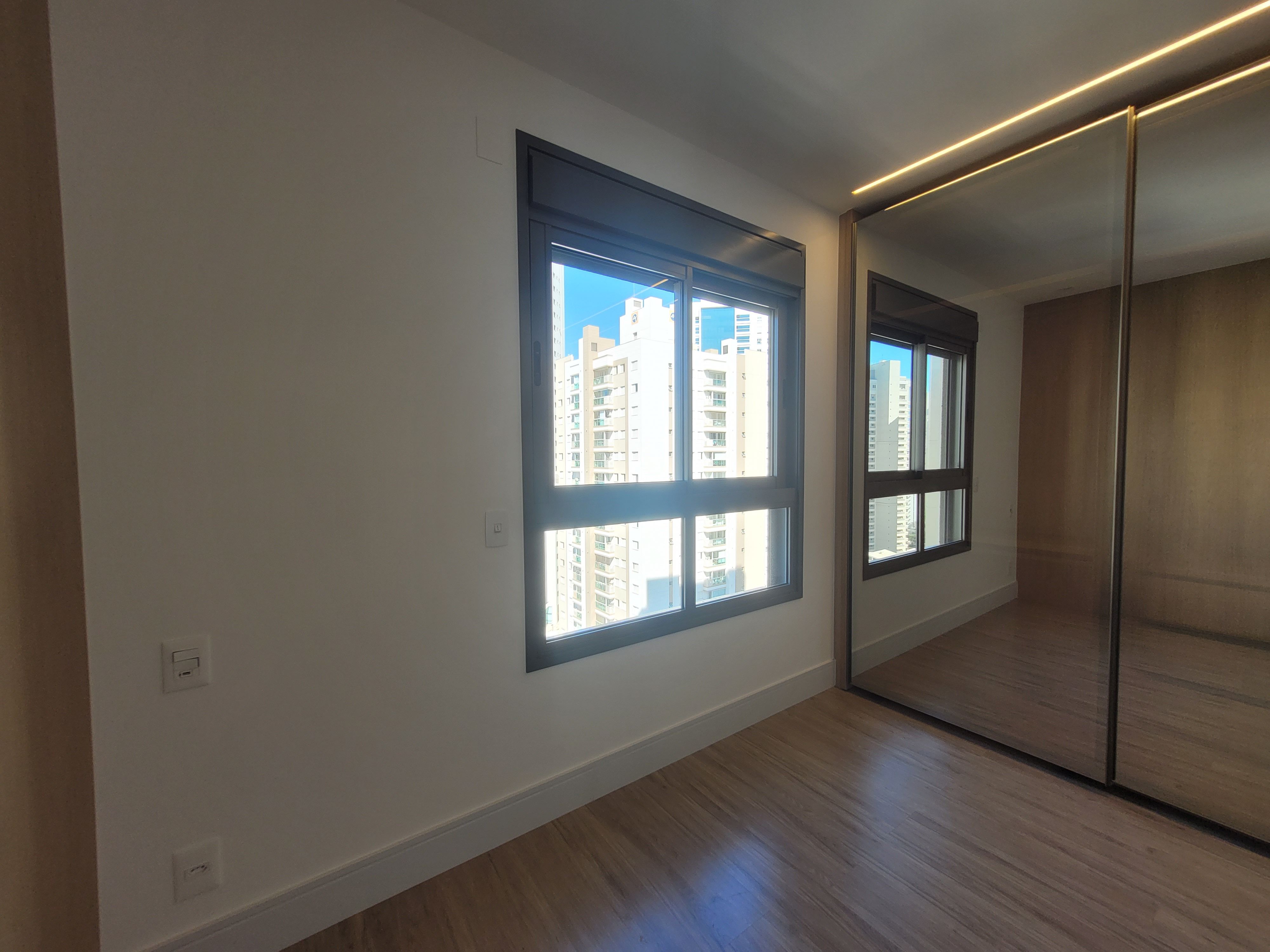 Apartamento à venda no Edifício Glória Residence, mobiliado, 114m², com 3 dormitórios, andar alto,  - Gleba Palhano - Londrina/PR