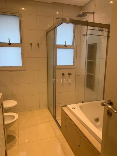 Aluga-se apartamento com 4 quartos, 3 vagas de garagem, no Edifício  Torre Valverde, Gleba Palhano, Londrina