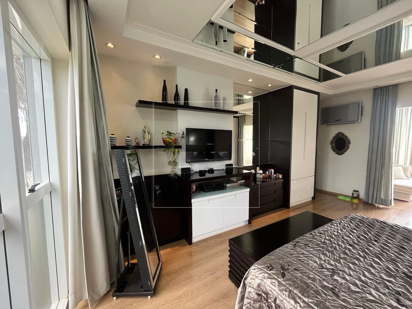 Casa à venda, Alphaville Imbuias, 400m² úteis, 4 quartos sendo 3 suítes, mobiliada -  Vivendas do Arvoredo, Londrina, PR