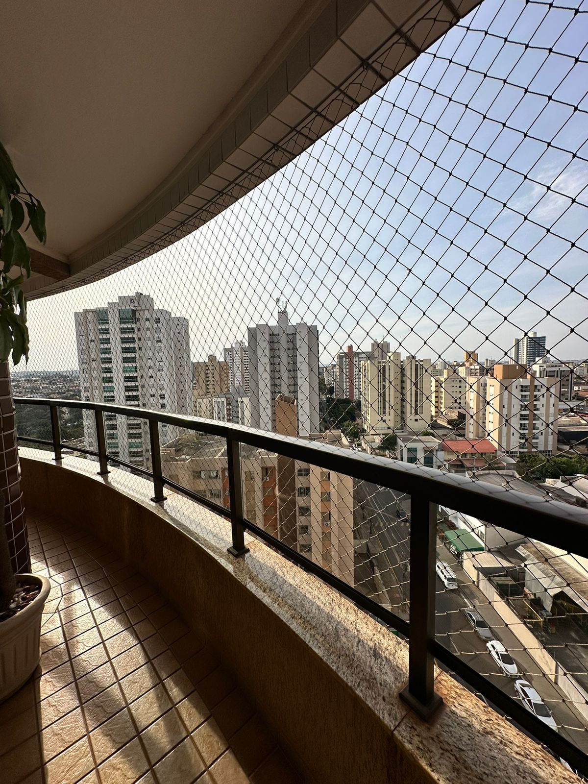 Apartamento à venda, Condomínio Colina Menphis,  195m² úteis, 4 quartos sendo 1 suíte, andar alto, 2 vagas - Andrade, Londrina, PR