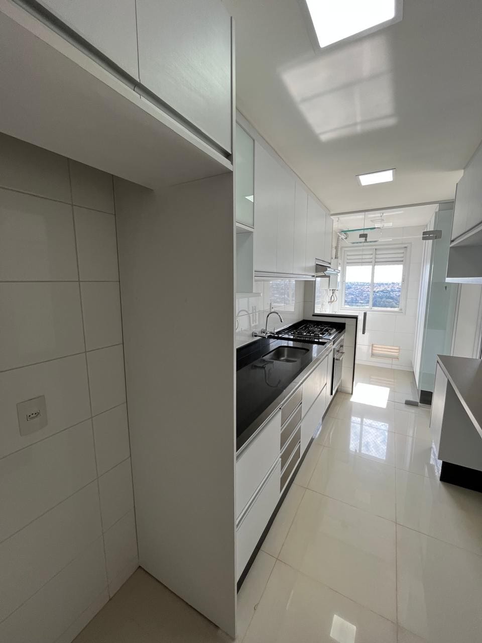 Apartamento à venda, Edifício Alameda Eco Resort , 83m² úteis, 3 dormitórios sendo 1 suíte, 2 vagas , andar alto, Gleba Palhano, Londrina, PR