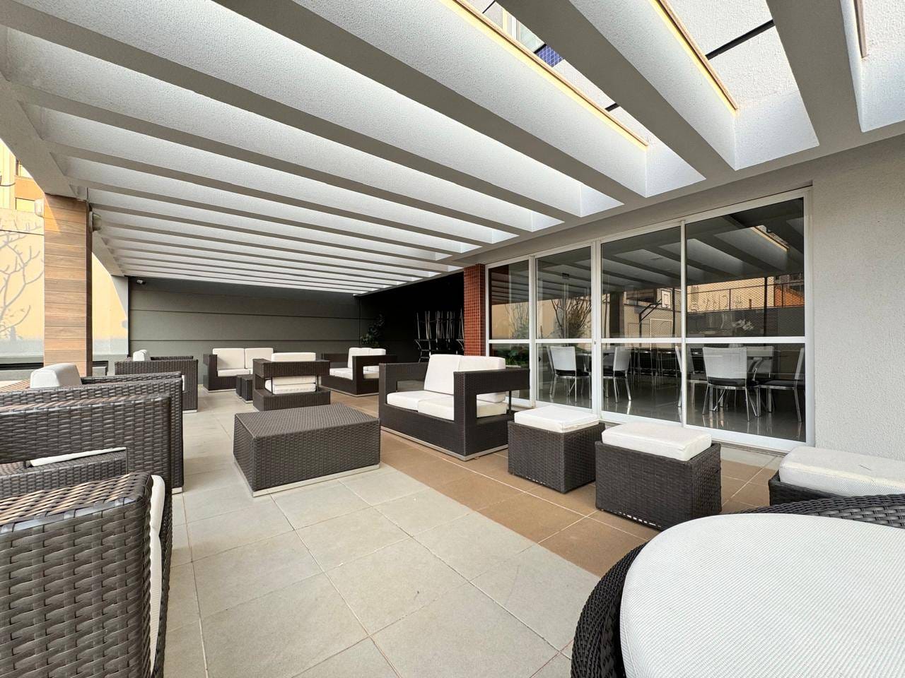Apartamento à venda, 69m² úteis, Edifício Solario Jardin Residence, 2 quartos, completo em armários  - Centro, Londrina, PR.