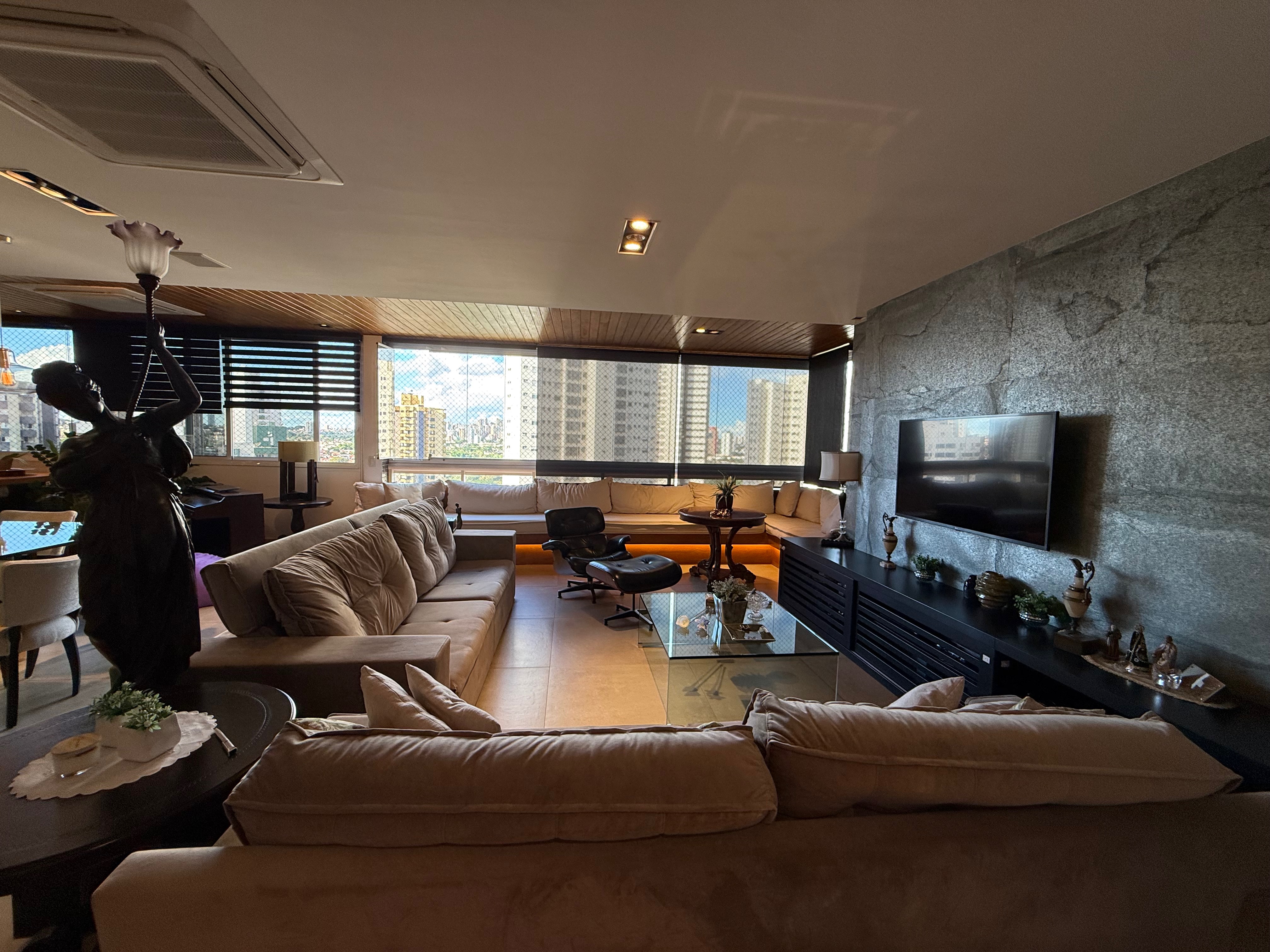 Apartamento à Venda,Porteira fechada, 245m² Privativo aceita permuta, Contém 4 suítes,3 vagas Garagem Gleba Palhano, Londrina, PR