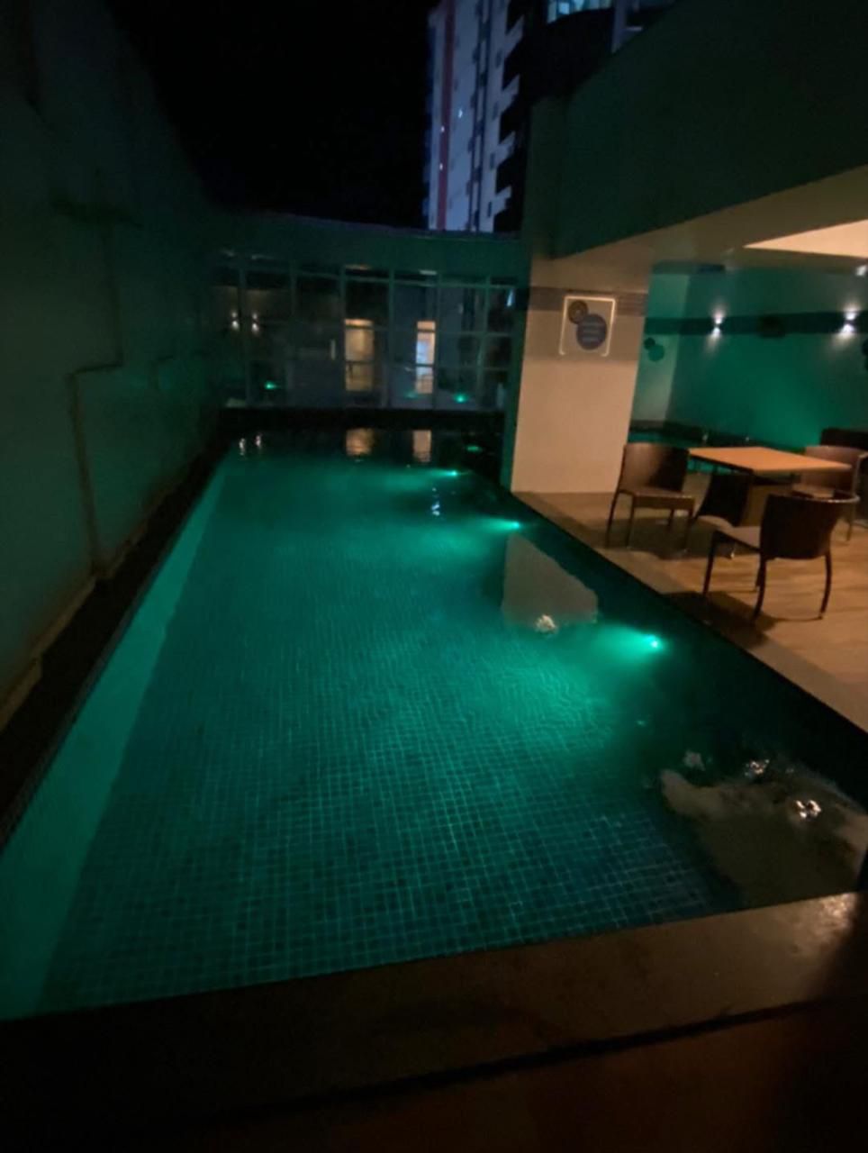 Apartamento com vista mar no Edifício Dubai Tower Residence em Itapema, SC