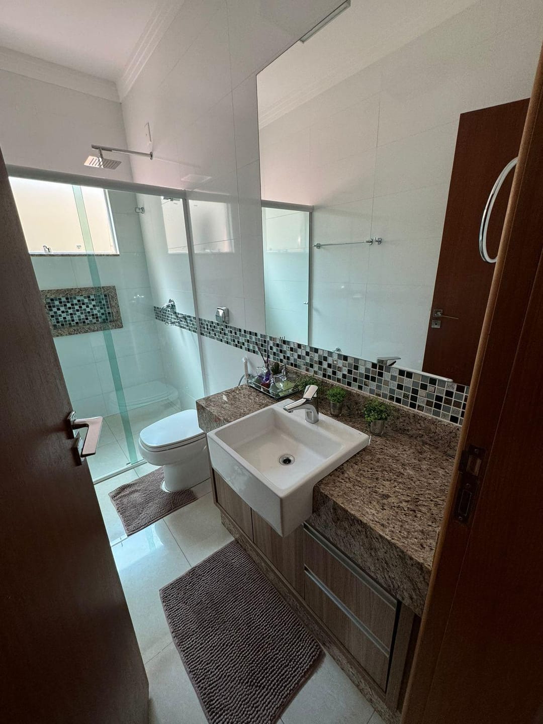 Casa à venda, Condomínio Morada das Flores, 160m² úteis, 3 quartos sendo 1 suíte, todo planejado -  Cambé/PR