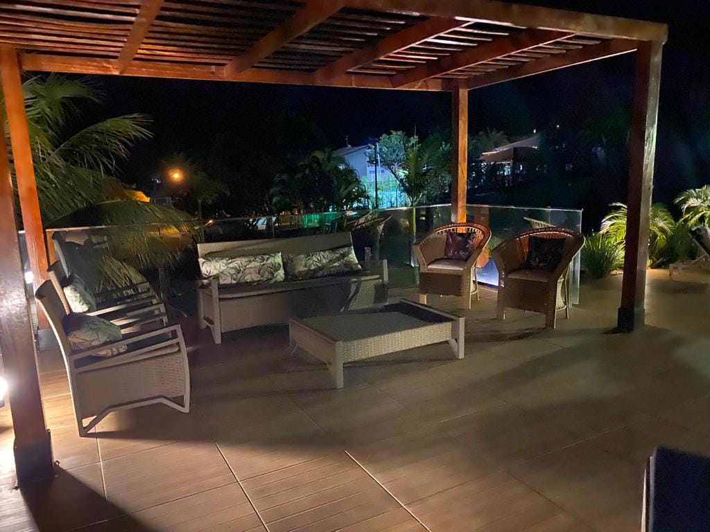 Chácara à Venda, porteira fechada, 1582m² no Condomínio das Águas, casa de 420m² úteis, 4 suítes,  piscina, 14 vagas - Porecatu, PR
