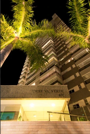Aluga-se apartamento com 4 quartos, 3 vagas de garagem, no Edifício  Torre Valverde, Gleba Palhano, Londrina