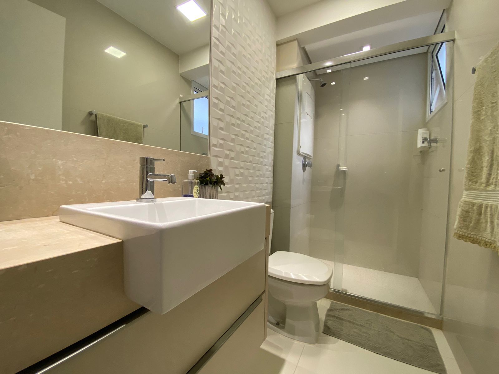 Apartamento à venda, Edifício Landmark, 214m² úteis, 2 suítes,2 Demi suítes, 3 vagas, estuda permuta de menor valor  - Gleba Fazenda Palhano, Lon