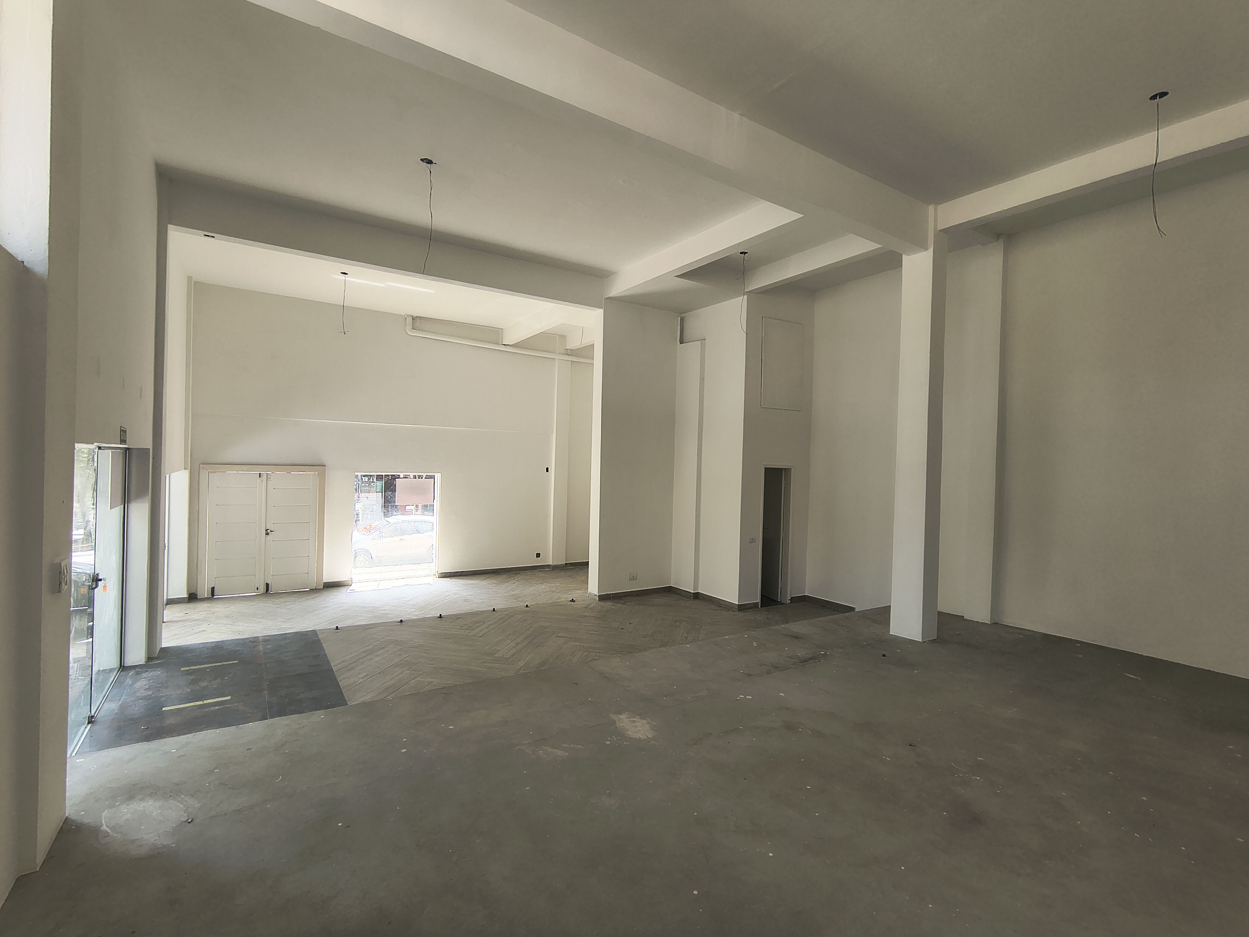 galpão para locação, Rua Pará, 120M², 4 garagens, Centro, Londrina-PR