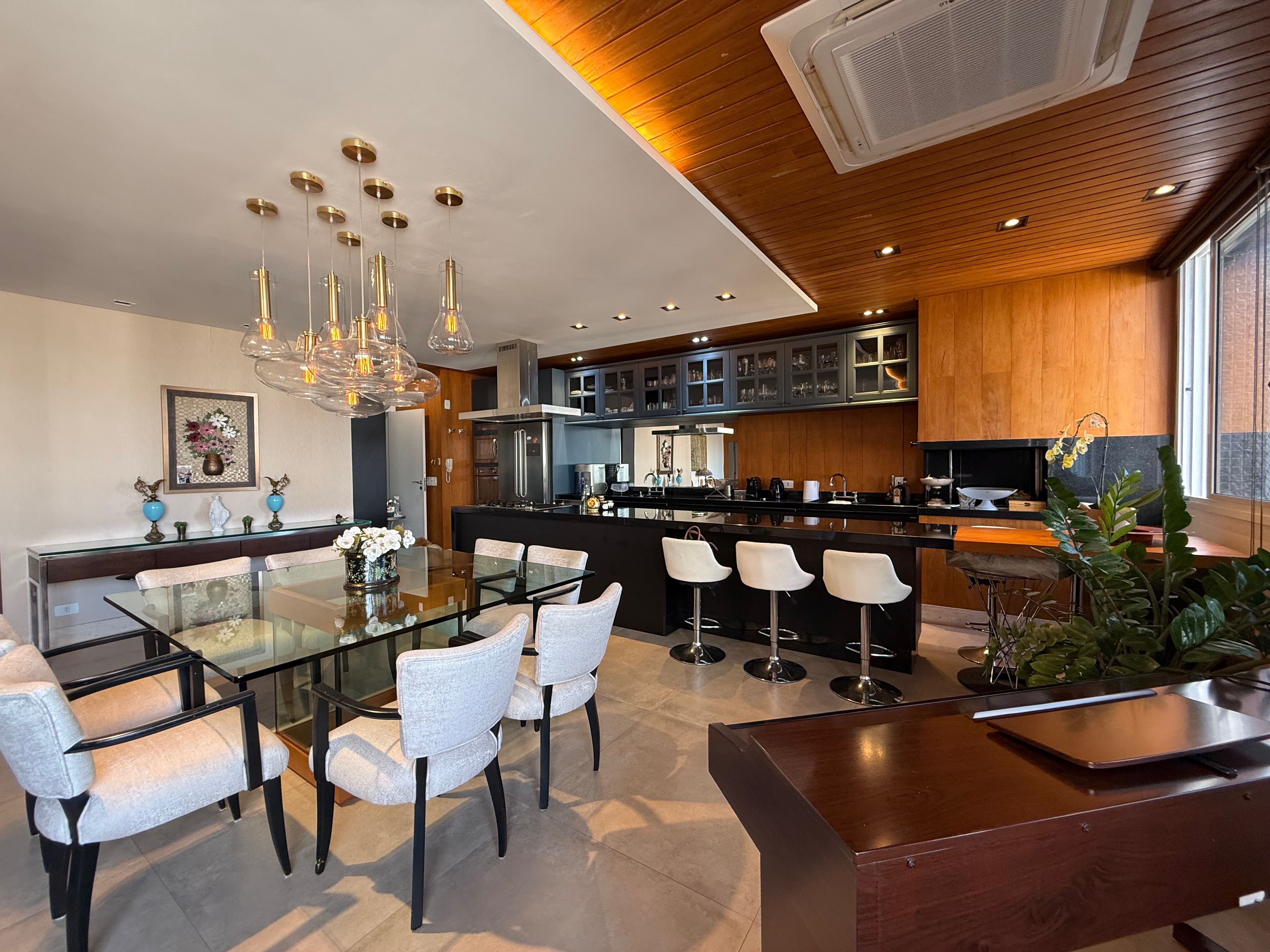 Apartamento à Venda,Porteira fechada, 245m² Privativo aceita permuta, Contém 4 suítes,3 vagas Garagem Gleba Palhano, Londrina, PR