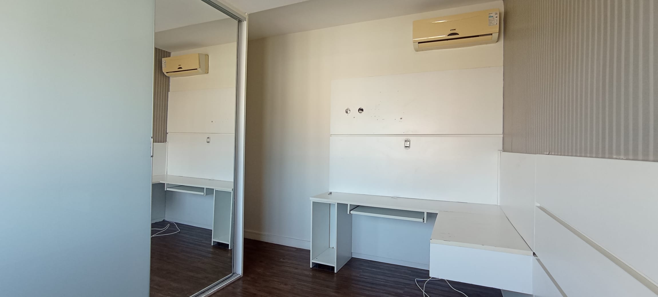 Casa  à Venda, Condomínio Royal Forest, 271m² úteis, 4 quartos sendo 2 suítes -  Esperança - Londrina PR