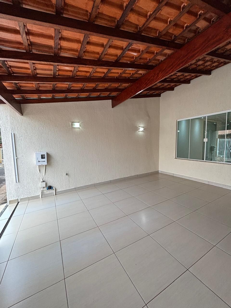 Casa à venda, 2 quatos, um closet, 2 vagas, 112M²,  Condomínio Sabará 1, Londrina-PR