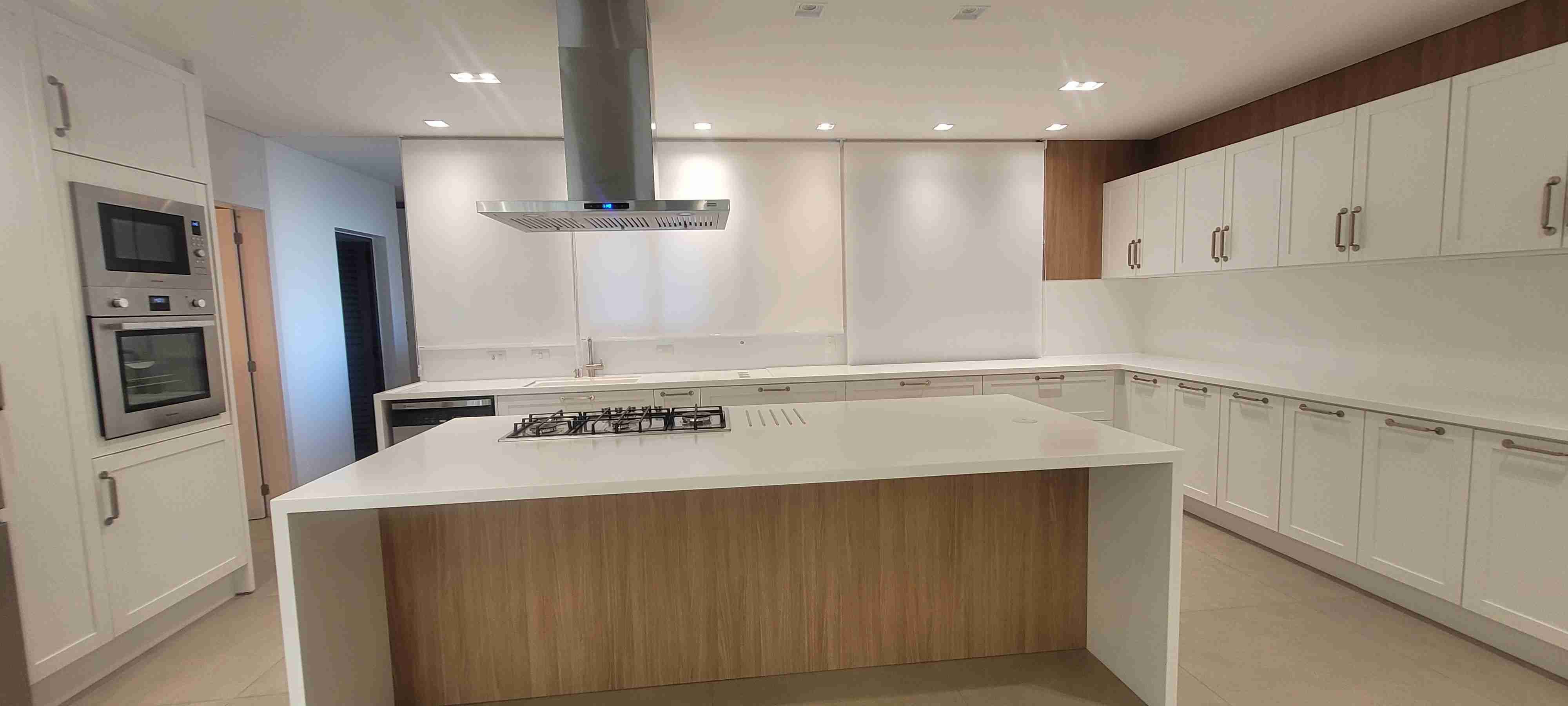 Apartamento para locação no Edifício Epic, 3 Suites, andar alto, Semi mobiliado , 2 vagas- Gleba Palhano-PR