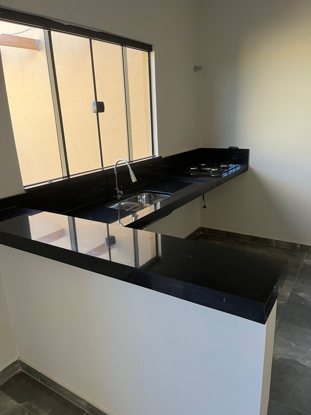 Casa geminada nova 96m² à venda/3 quartos (sendo 1 suíte)/2 vagas -  Colúmbia, Londrina, PR
