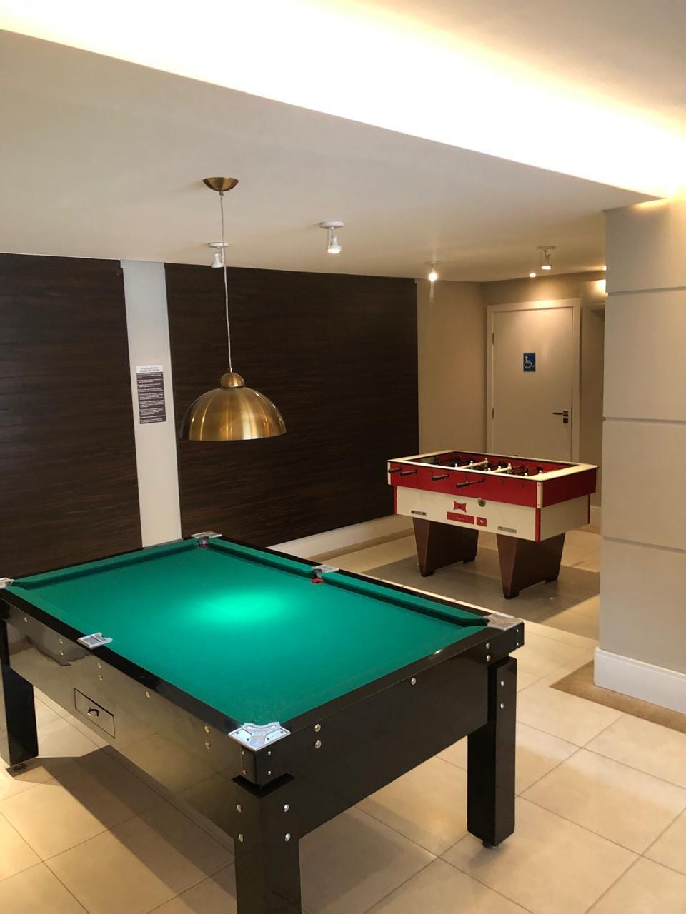 Apartamento à venda, Edifício Mirante do Lago, 76m² úteis, 3 quartos sendo 1 suíte, sacada com churrasqueira - Gleba Fazenda Palhano, Londrina, P