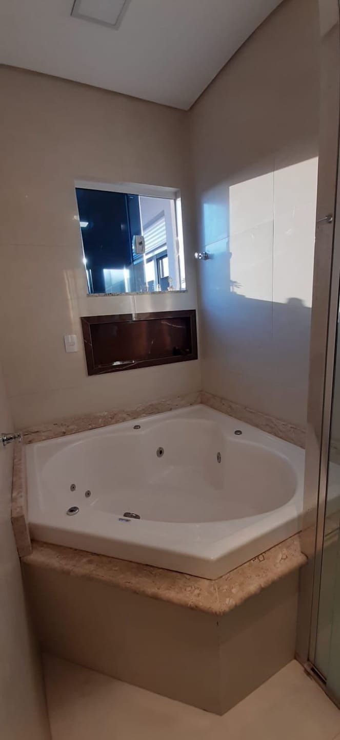 Casa à venda/ 3 quartos (sendo 1 suíte master com hidro)- Cond. Royal Maison Londrina, PR
