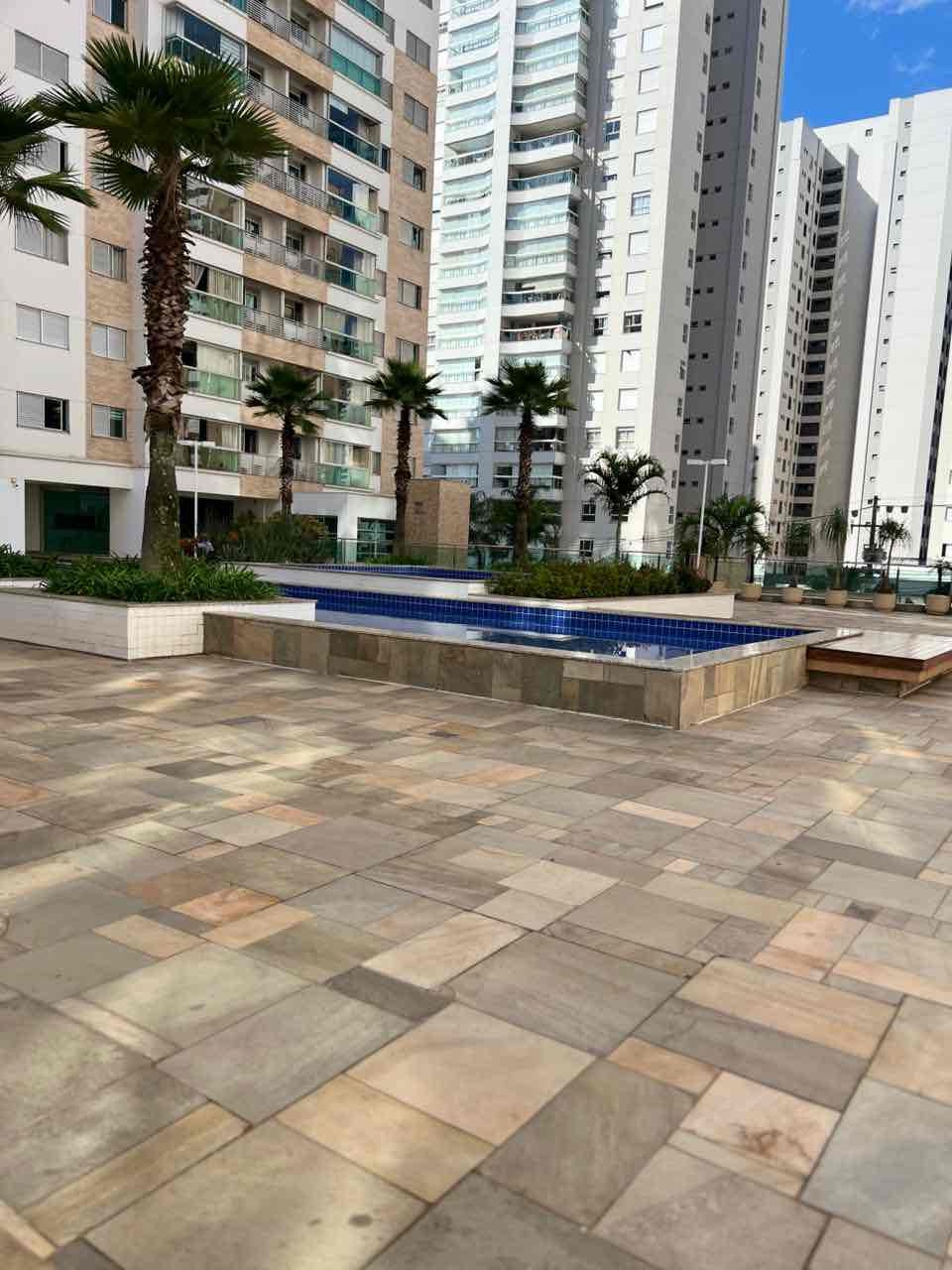 Apartamento  à Venda, Edifício Florais Eco Resort, 75m² úteis, 3 quartos sendo 1 suíte, andar alto, completo armários - Gleba Fazenda Palhano, Lo